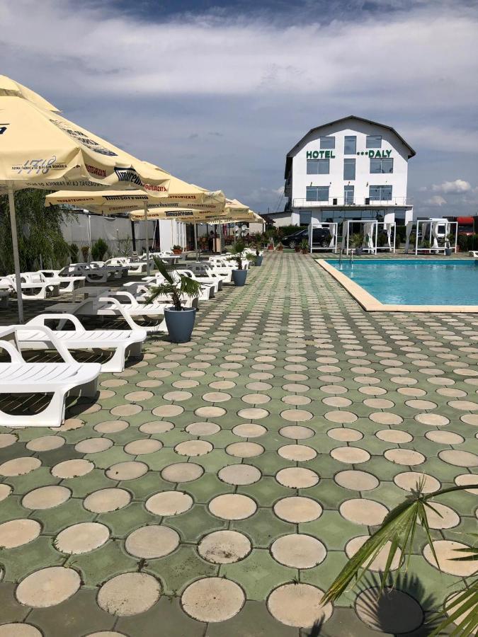 Hotel Daly Ploiesti Luaran gambar