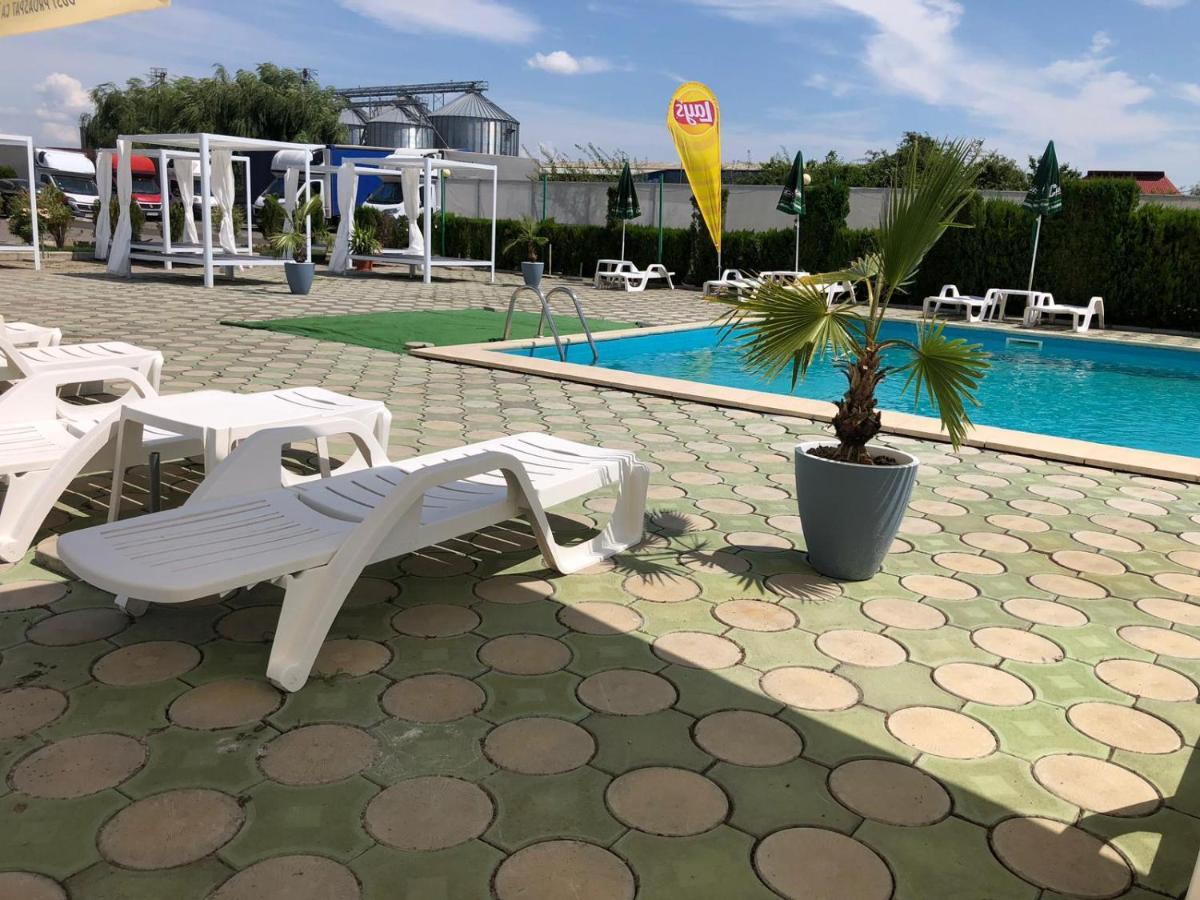 Hotel Daly Ploiesti Luaran gambar