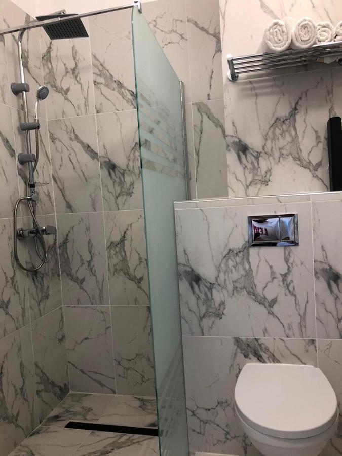 Hotel Daly Ploiesti Luaran gambar