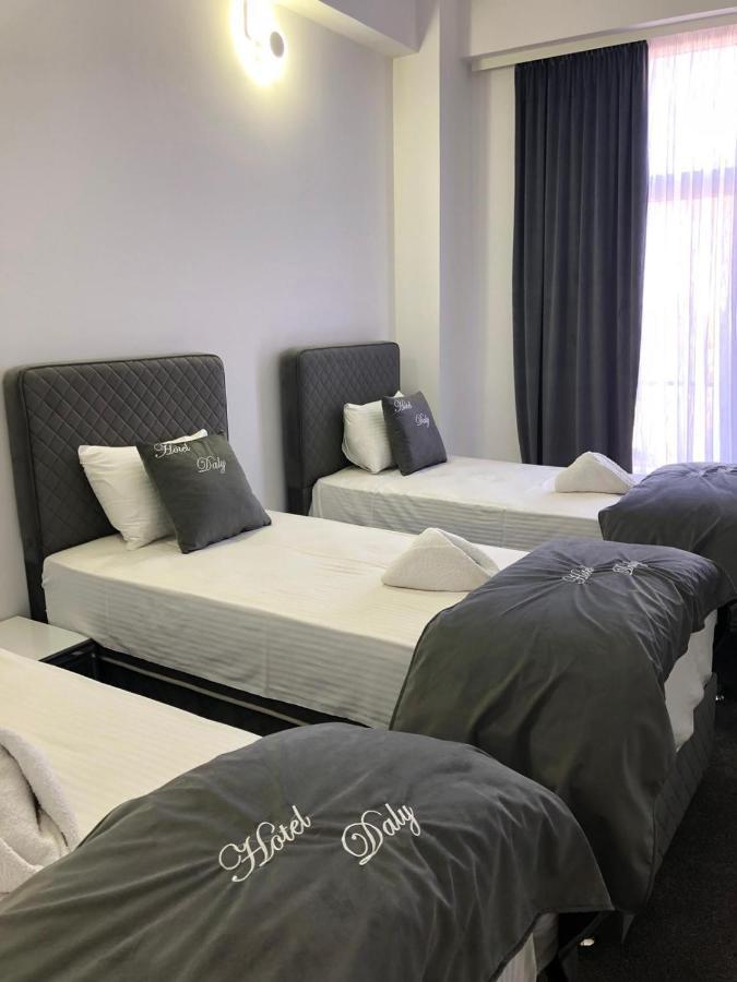 Hotel Daly Ploiesti Luaran gambar