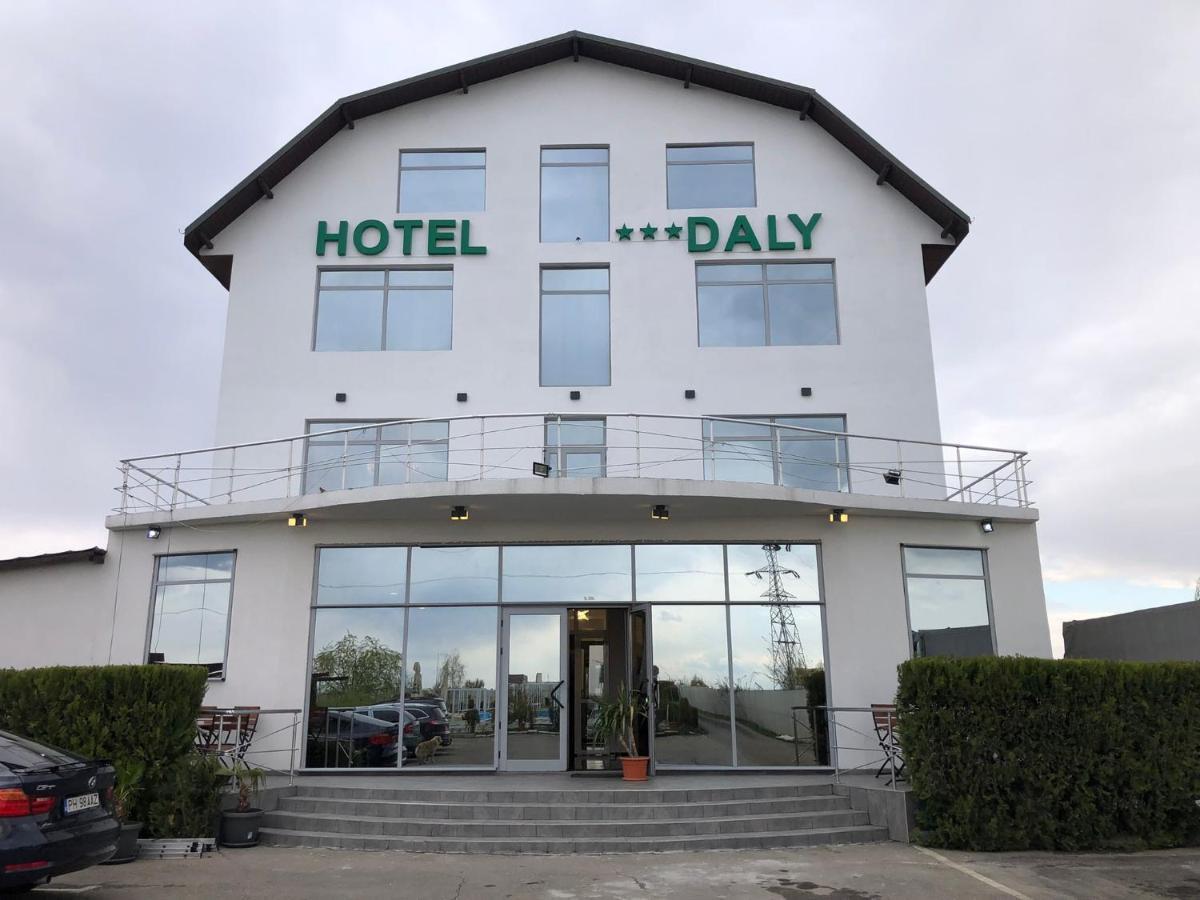 Hotel Daly Ploiesti Luaran gambar