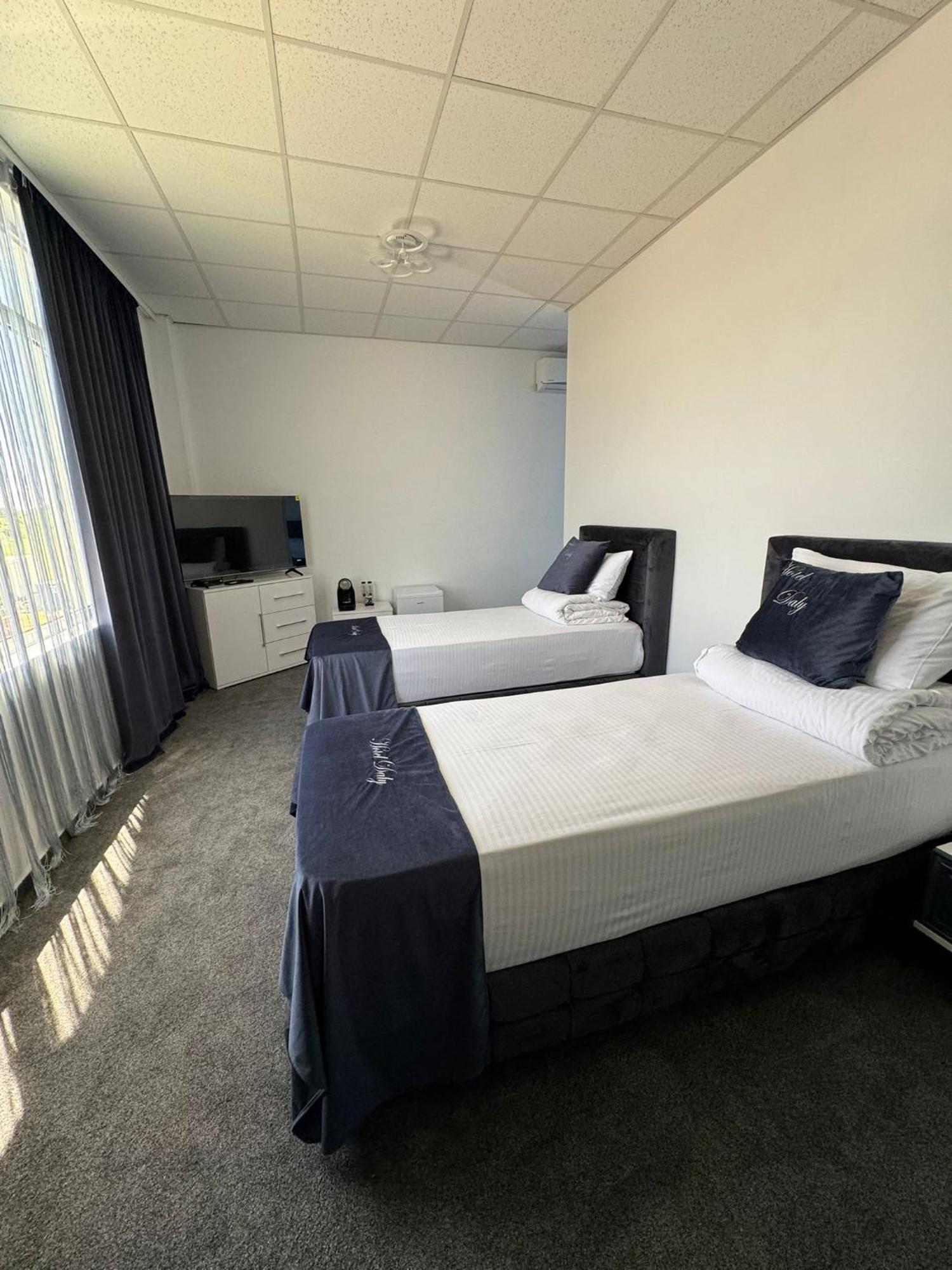 Hotel Daly Ploiesti Luaran gambar