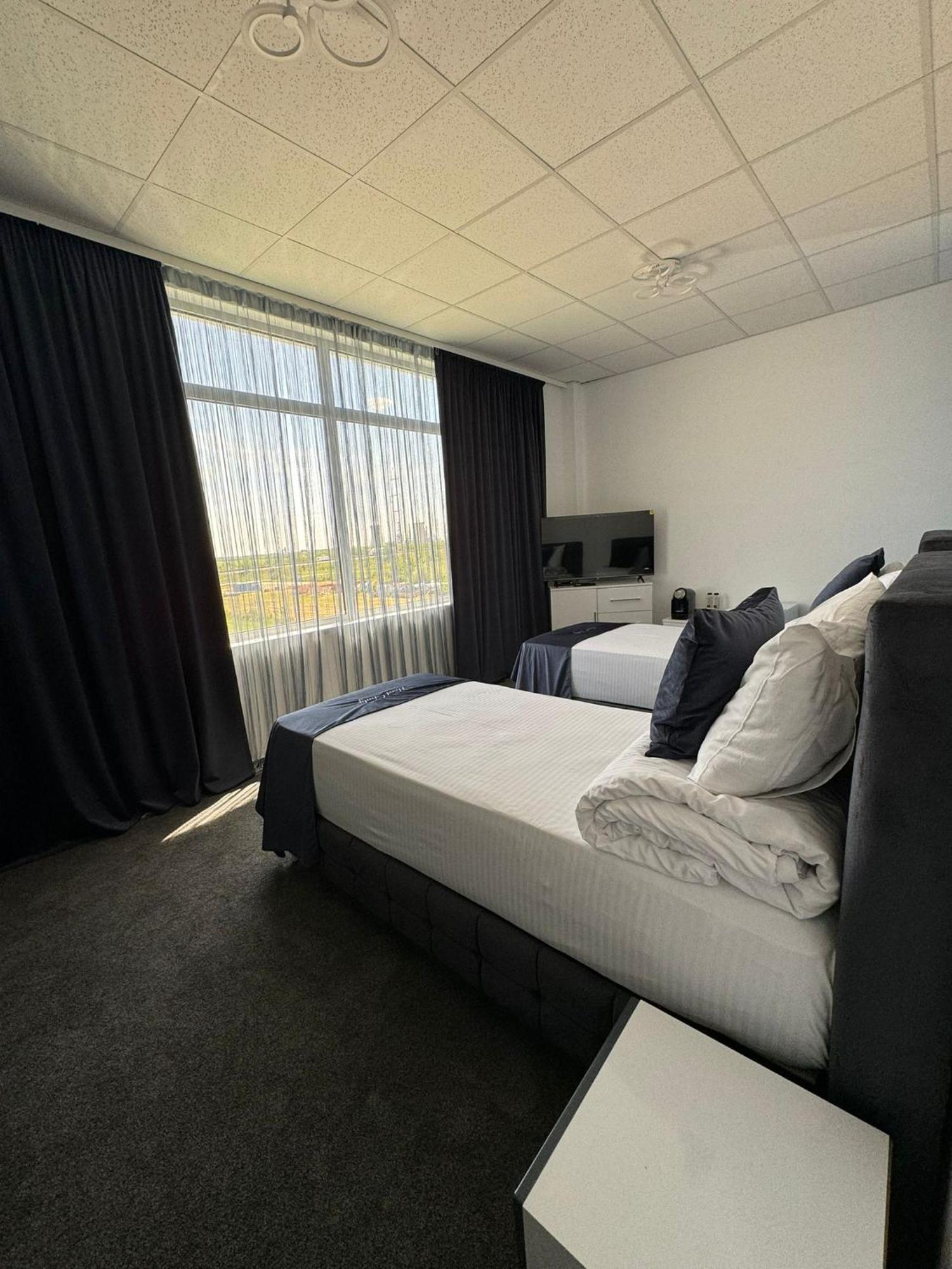 Hotel Daly Ploiesti Luaran gambar