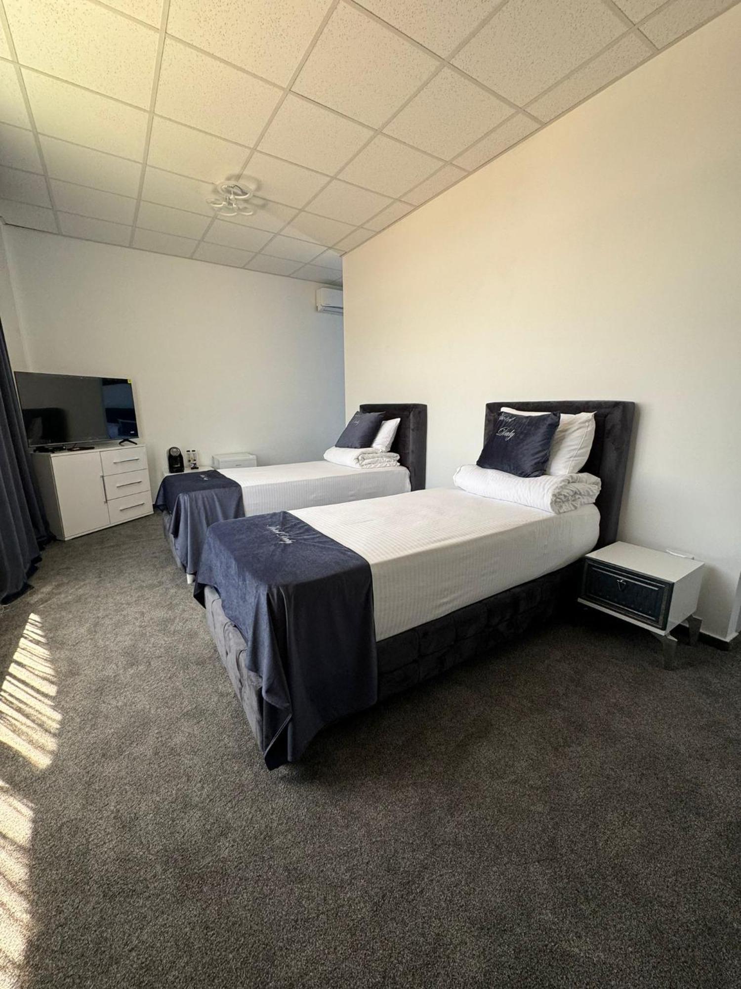 Hotel Daly Ploiesti Luaran gambar