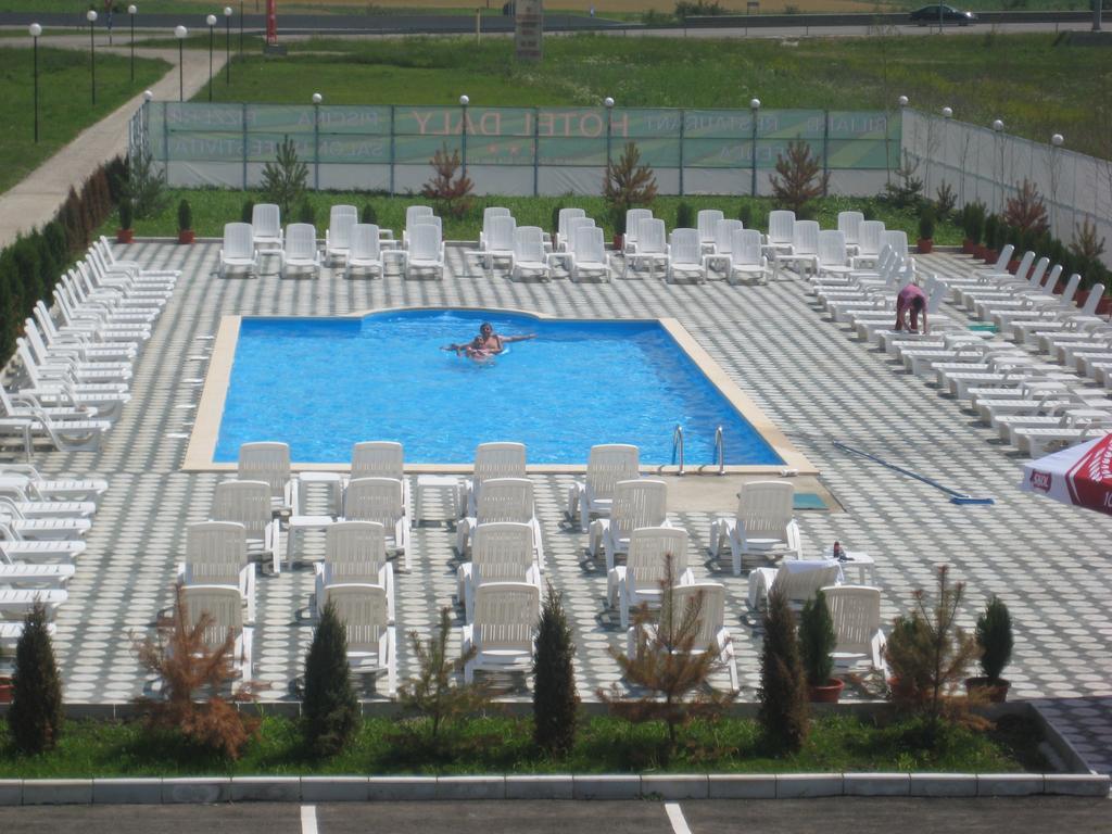 Hotel Daly Ploiesti Luaran gambar
